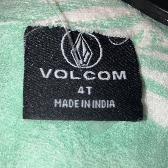 Volcom Kids Mint Leaf Button Down Shirt with Matching Elastic Shorts - Picture 3 of 9